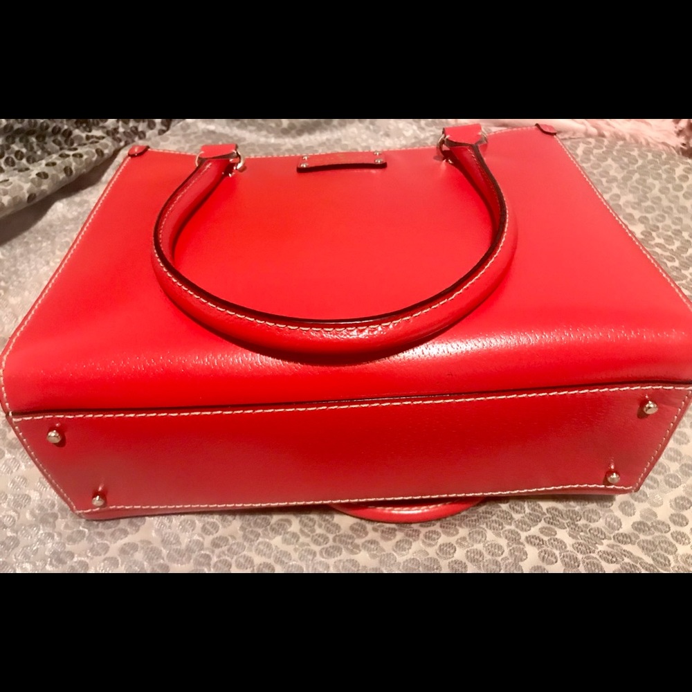Kate ♠️ Wellesley Quinn Bag in red geranium)Tote - Picture 4 of 15